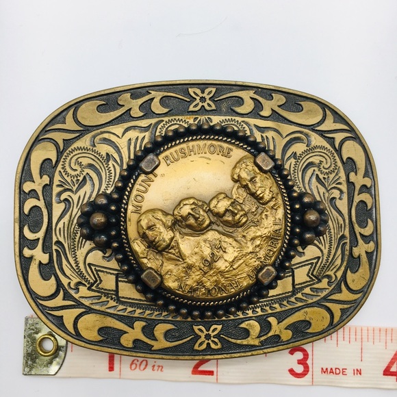 Gold  tone belt buckle Mount Rushmore 1927 - Picture 4 of 5